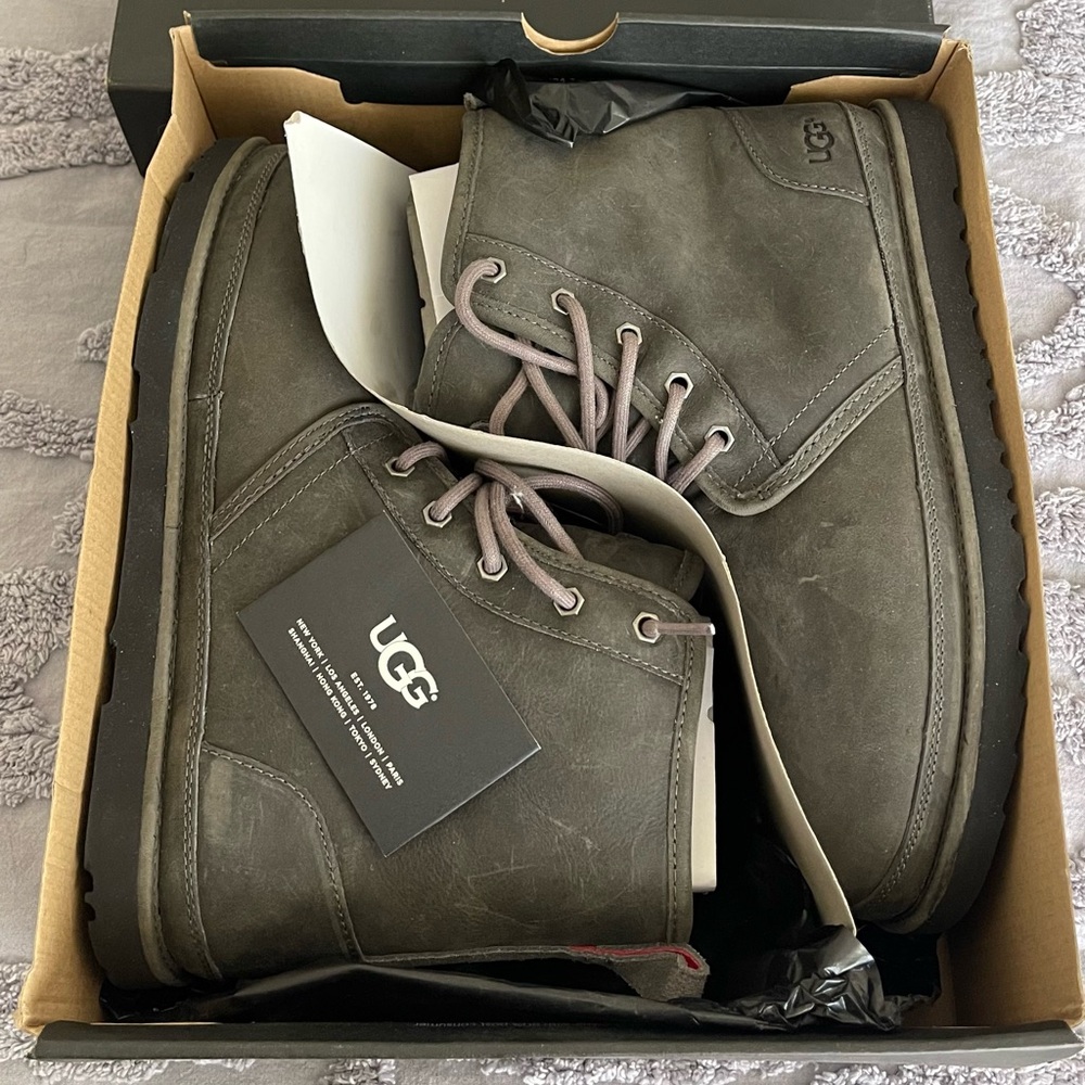 Men’s Uggs boots  size 10 in box new never worn